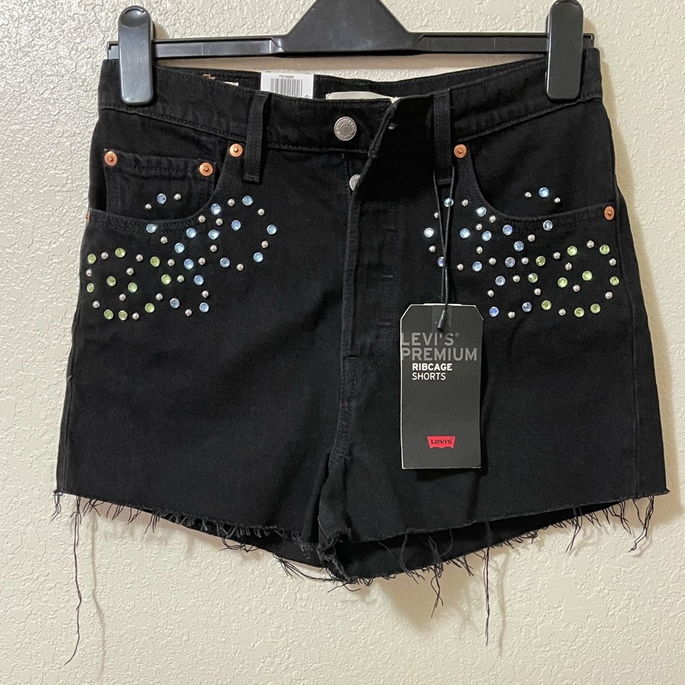 NWT! Levi’s Black Studded Ribcage Shorts!